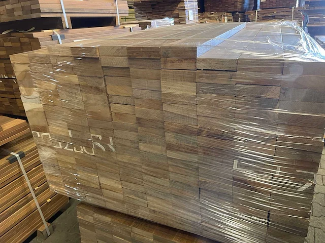 Ipé country grade planken geschaafd 950x90x27mm (207x) - afbeelding 3 van  3