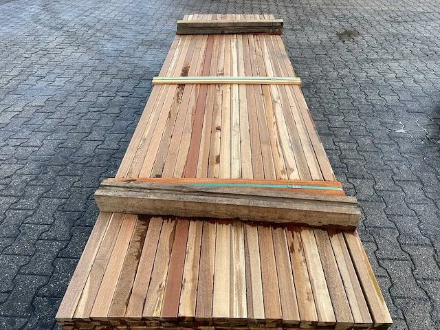 Ipé hardhouten planken geschaafd 21x45mm, lengte 204/275cm 138/305cm (342x) - afbeelding 1 van  3