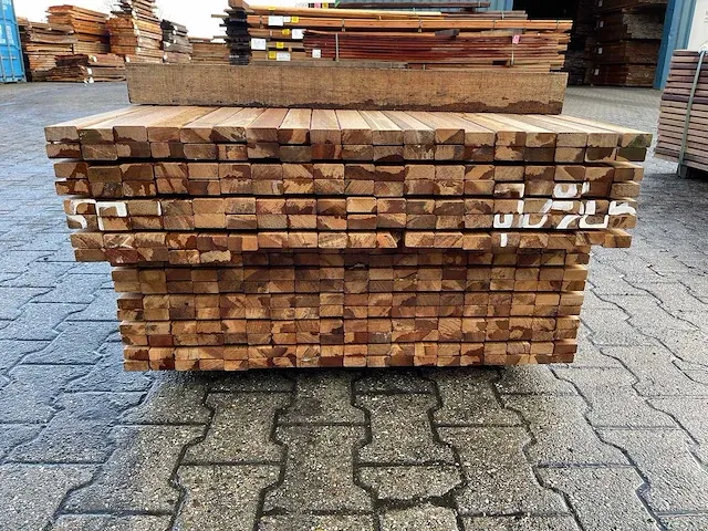 Ipé hardhouten planken geschaafd 21x45mm, lengte 204/275cm 138/305cm (342x) - afbeelding 3 van  3