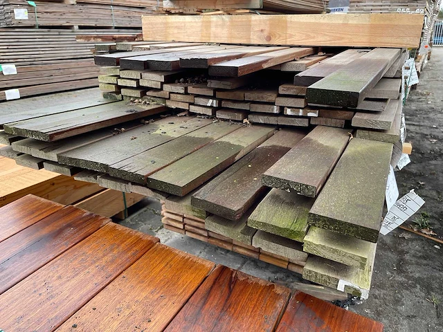 Ipé hardhouten planken geschaafd 21x70-95mm, lengte 275-400cm (104x) - afbeelding 3 van  3