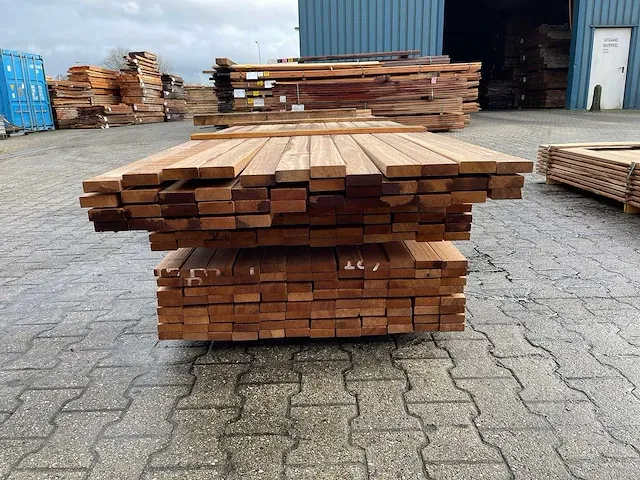 Ipé hardhouten planken geschaafd 21x70mm, lengte 163/278cm 41/305cm (204x) - afbeelding 3 van  3