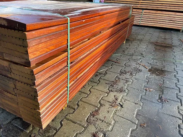 Ipé hardhouten planken geschaafd 27x145mm, lengte 245cm (37x) - afbeelding 1 van  3