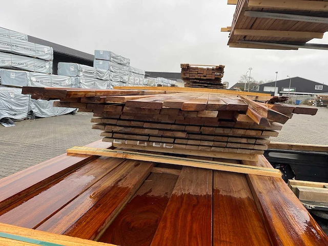 Ipé hardhouten rhombus planken geschaafd 21x68mm, lengte 335cm-490cm (120x) - afbeelding 3 van  3