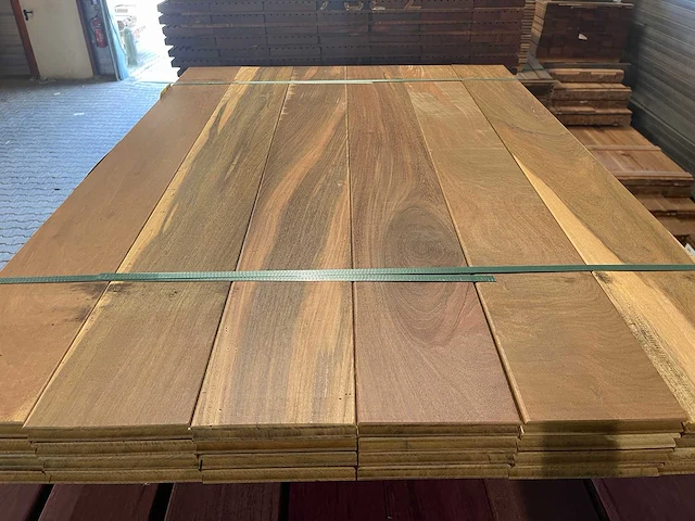 Ipé kopse veer en groef (buitenparket) 1250x145x21mm (24x) - afbeelding 1 van  3