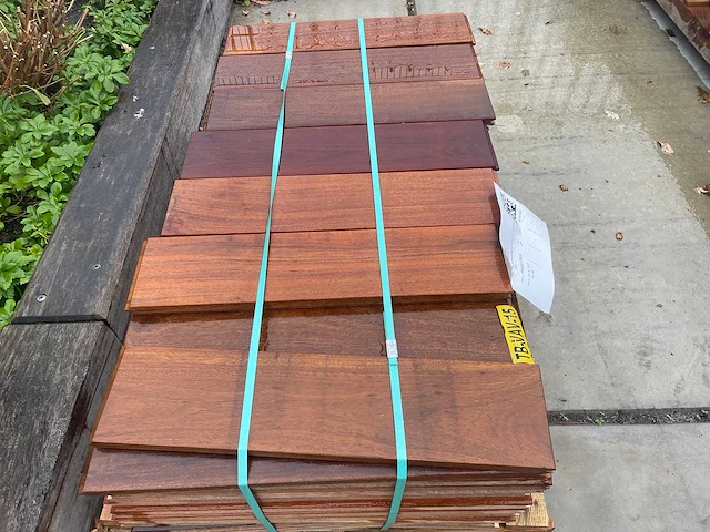 Ipé kopse veer en groef (buitenparket) 600x145x21mm (119x) - afbeelding 1 van  3