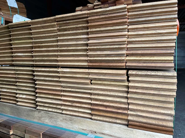 Ipé kopse veer en groef (buitenparket) 650x145x21mm (120x) - afbeelding 3 van  3