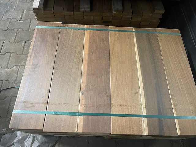 Ipé kopse veer en groef (buitenparket) 650x145x21mm (120x) - afbeelding 1 van  3