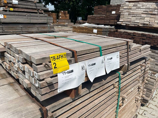 Ipé latten fijnbezaagd 950-1550x50x26mm (94x) - afbeelding 2 van  3