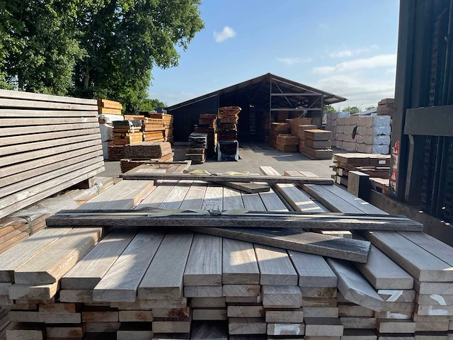 Ipé latten geschaafd 1250x70x21mm (177x) - afbeelding 1 van  3
