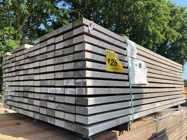 Ipé latten geschaafd 1550x70x25mm (180x) - afbeelding 2 van  3