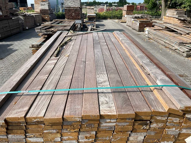 Ipé latten geschaafd 1850x70x21mm (214x) - afbeelding 1 van  3