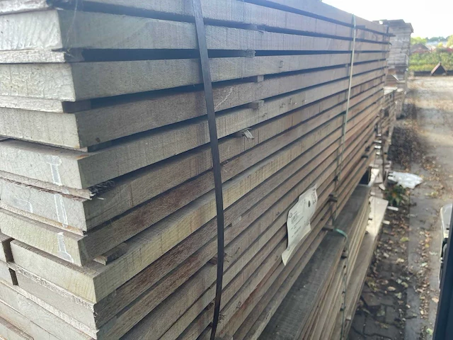 Ipé planken fijnbezaagd 1850x130x27mm (133x) - afbeelding 2 van  3