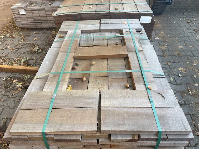 Ipé planken fijnbezaagd 350x105x27mm (450x) - afbeelding 1 van  3