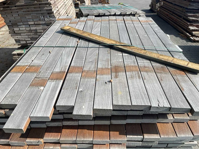 Ipé planken geschaafd 1250x70x25mm (252x) - afbeelding 1 van  3