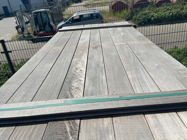 Ipé planken geschaafd 1850x21x95mm (126x) - afbeelding 1 van  3