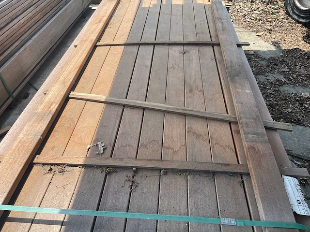 Ipé planken geschaafd 2150-2750x21x70mm (74x) - afbeelding 1 van  3