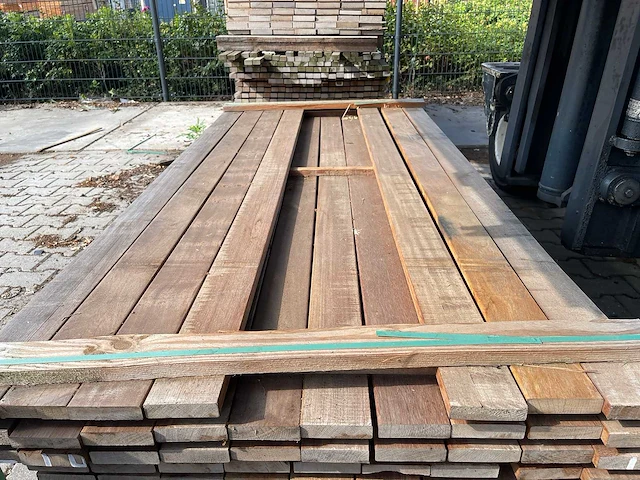 Ipé planken geschaafd 2150x90x21mm (79x) - afbeelding 1 van  3
