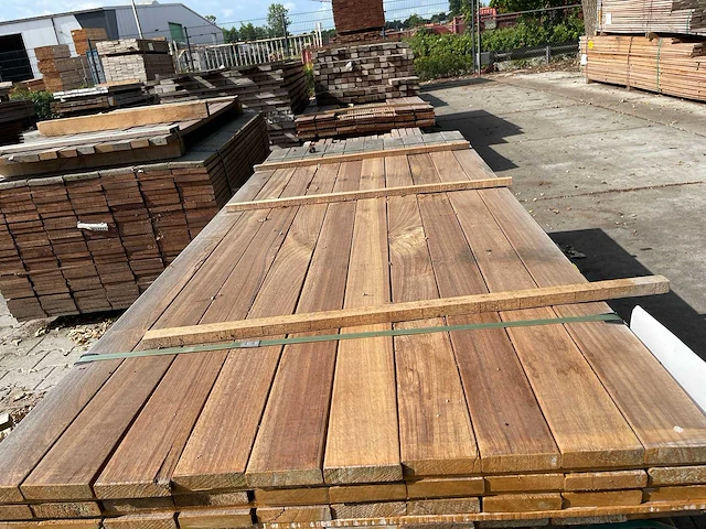 Ipé planken geschaafd 2150x90x25mm (40x) - afbeelding 1 van  3
