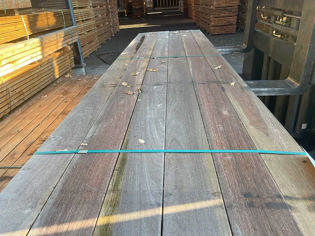 Ipé planken geschaafd 3350x145x21mm (18x) - afbeelding 1 van  3