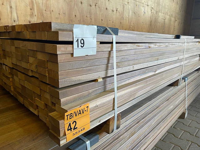 Ipé planken geschaafd country grade 1850-2450x70x27mm (168x) - afbeelding 2 van  3