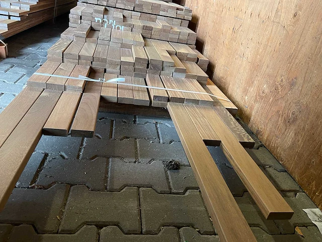 Ipé planken geschaafd country grade 3350-5500x70x27mm (168x) - afbeelding 4 van  4