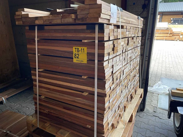 Ipé planken geschaafd country grade 650-1250x70x21mm (586x) - afbeelding 2 van  3