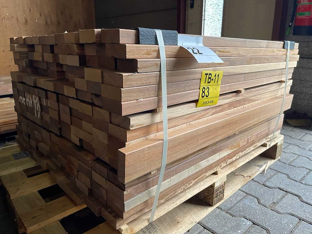 Ipé planken geschaafd country grade 950x70x27mm (176x) - afbeelding 2 van  3