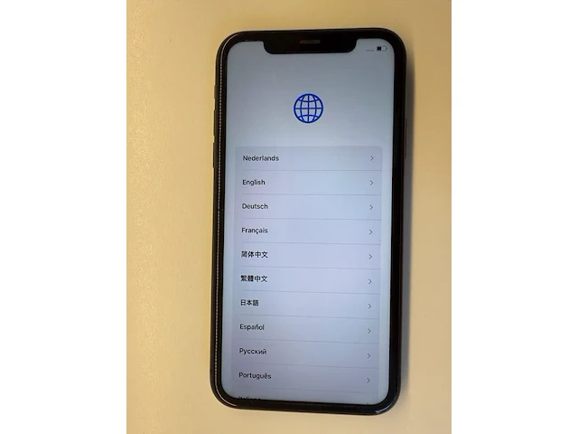 Iphone 11 64 gb met doosje en stekker, geen kabeltje. margeproduct - afbeelding 2 van  3