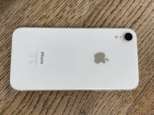 Iphone xr 128 gb wit. met doosje, geen lader en oortjes - afbeelding 3 van  4