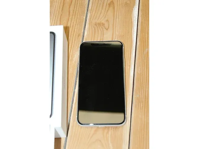 Iphone xr 128 gb wit. met doosje, zonder lader en oortjes - afbeelding 2 van  2