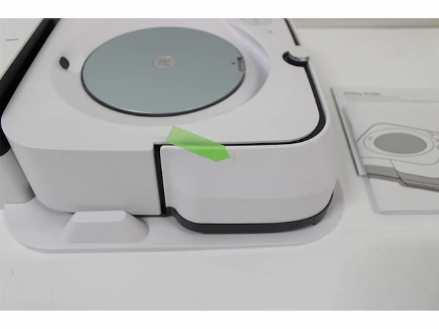 Irobot braava 2 in 1 vloerreiniger en dweilrobot voor het hele huis + wifi nica wit - afbeelding 5 van  5