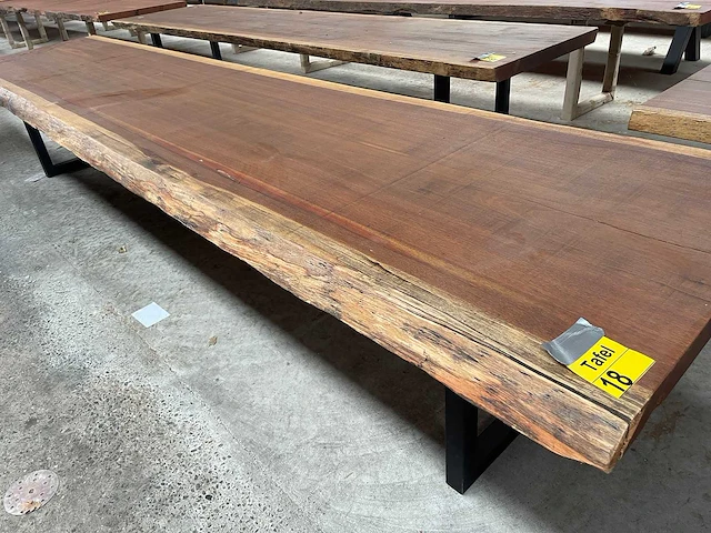 Iroko tafel 4400x1000x65mm - afbeelding 1 van  3