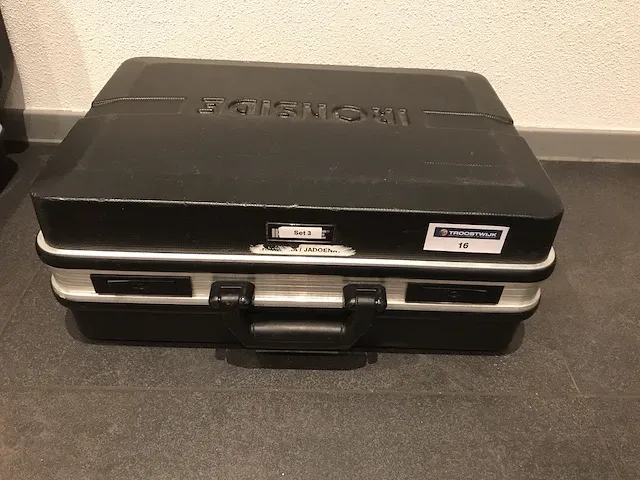Ironside gereedschapskoffer - afbeelding 1 van  7