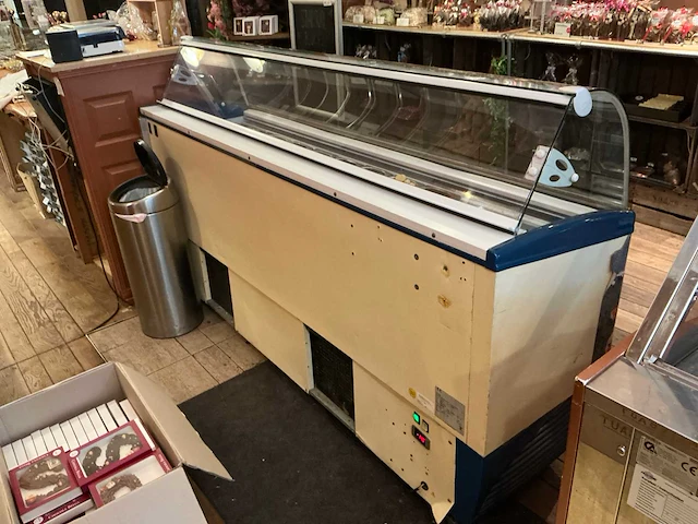 Isa gelato ijsvitrine - afbeelding 2 van  7