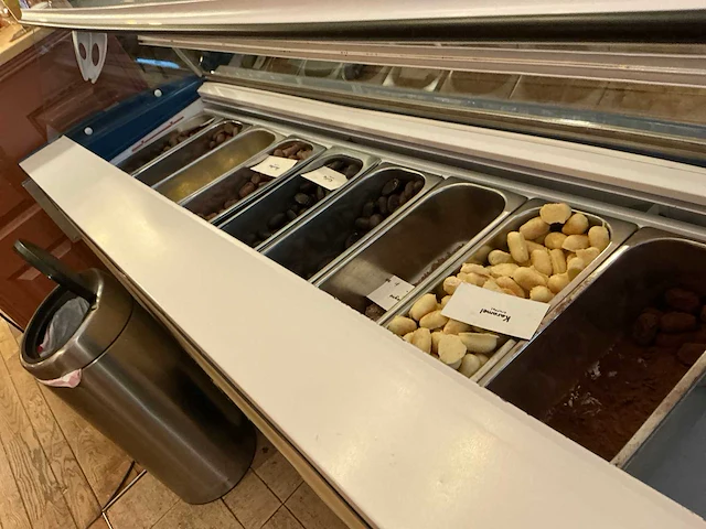 Isa gelato ijsvitrine - afbeelding 7 van  7