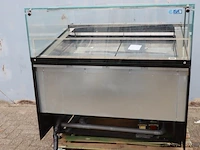 Isa italy ijsvitrine model vetrinati kelly zonder koelmotor - afbeelding 2 van  9