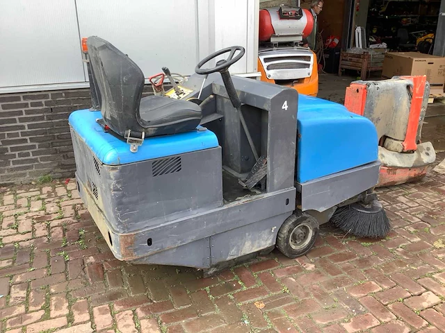 Isal pb115 straatveegmachine - afbeelding 2 van  6