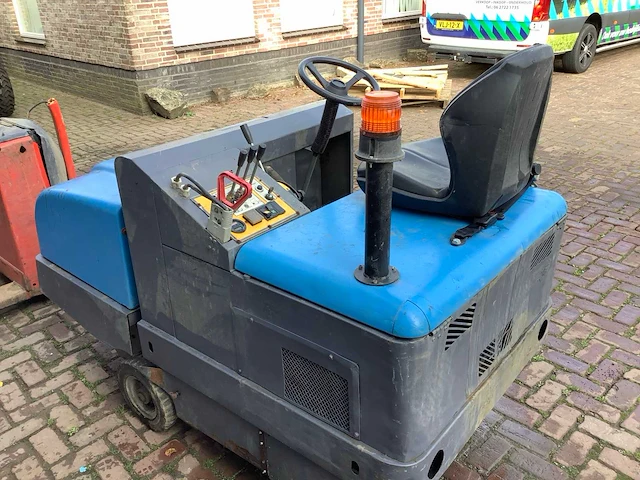 Isal pb115 straatveegmachine - afbeelding 3 van  6