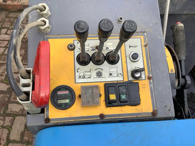 Isal pb115 straatveegmachine - afbeelding 4 van  6