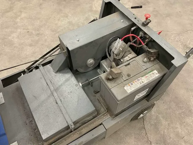 Isal pb.50e veegmachine - afbeelding 4 van  5