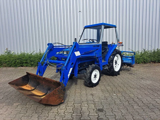 Iseki - ta207 - vierwielaangedreven landbouwtractor - 1990 - afbeelding 1 van  15