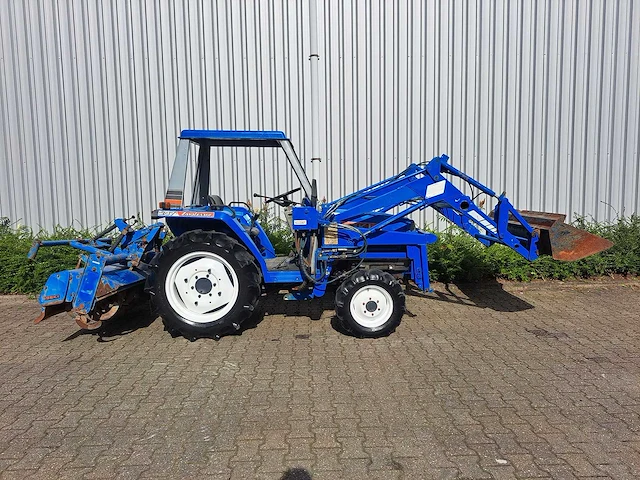 Iseki - ta207 - vierwielaangedreven landbouwtractor - 1990 - afbeelding 9 van  15