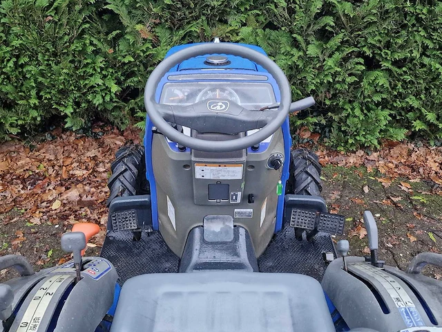 Iseki - tm 150 - 15 pk - utility tractor - afbeelding 4 van  13