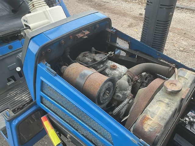Iseki 150 minitractor - afbeelding 4 van  13