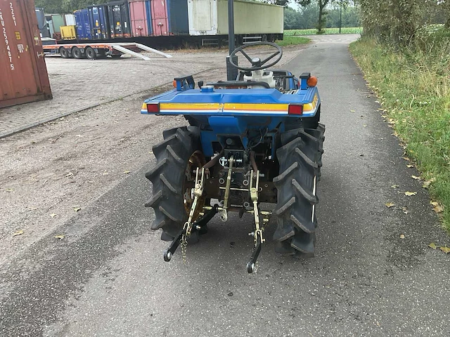 Iseki 150 minitractor - afbeelding 10 van  13