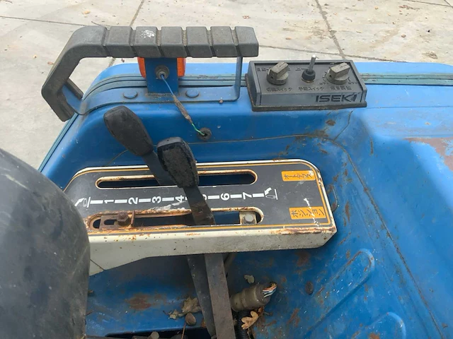 Iseki 240 landhope minitractor - afbeelding 8 van  28