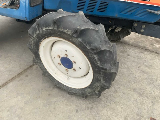 Iseki 240 landhope minitractor - afbeelding 14 van  28