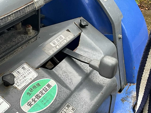 Iseki piccoro tpc 153 minitractor met rupsbanden - afbeelding 7 van  29