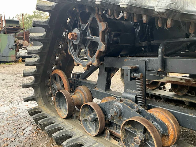 Iseki piccoro tpc 153 minitractor met rupsbanden - afbeelding 19 van  29