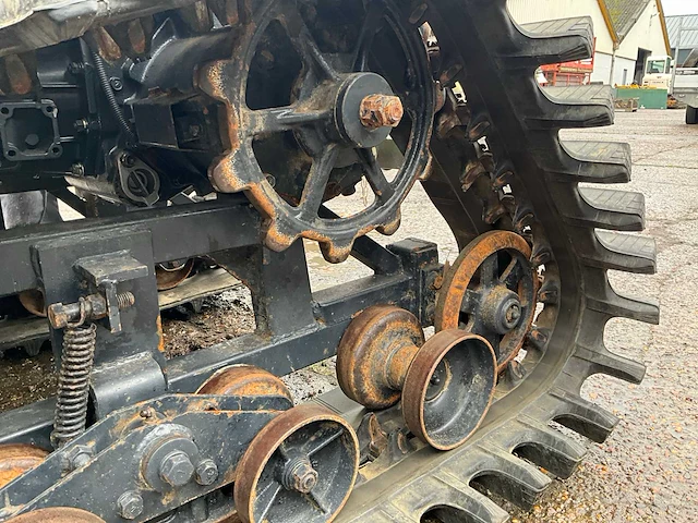Iseki piccoro tpc 153 minitractor met rupsbanden - afbeelding 21 van  29